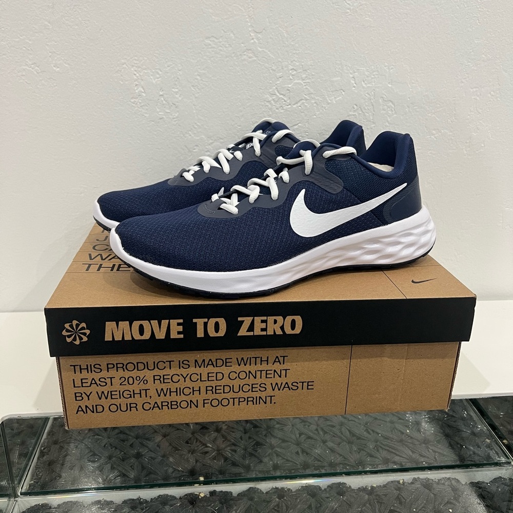 Nike Revolution 6 Midnight navy color. Brand new with box